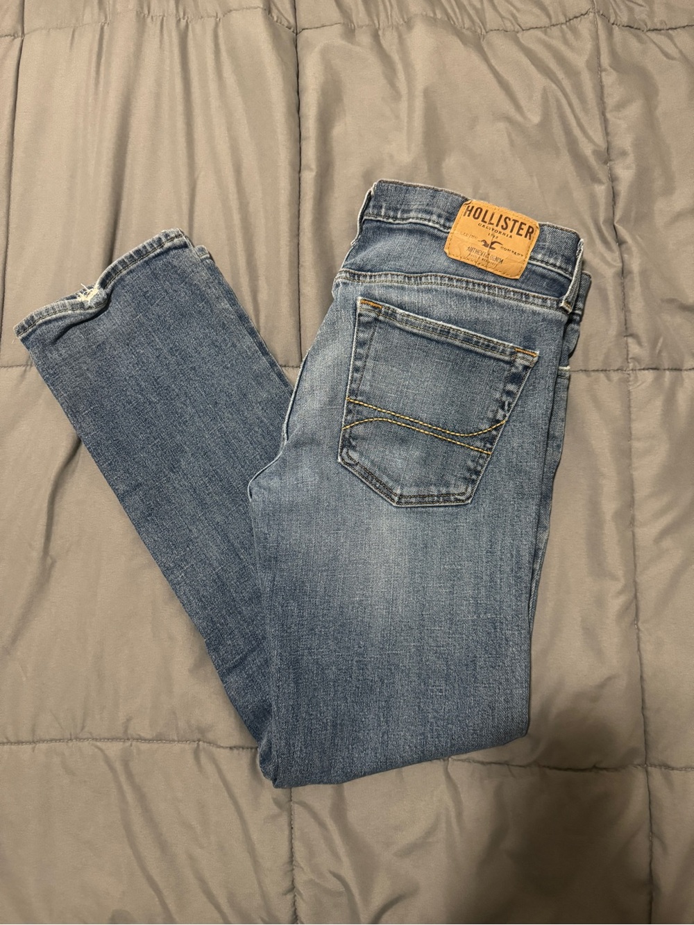Hollister Slim Straight Jeans - Light Blue Denim 32 x 30